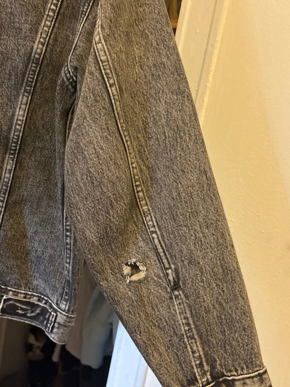 Levi’s Men’s Denim Trucker Jacket Medium Gray Acid Wash - Picture 5 of 6
